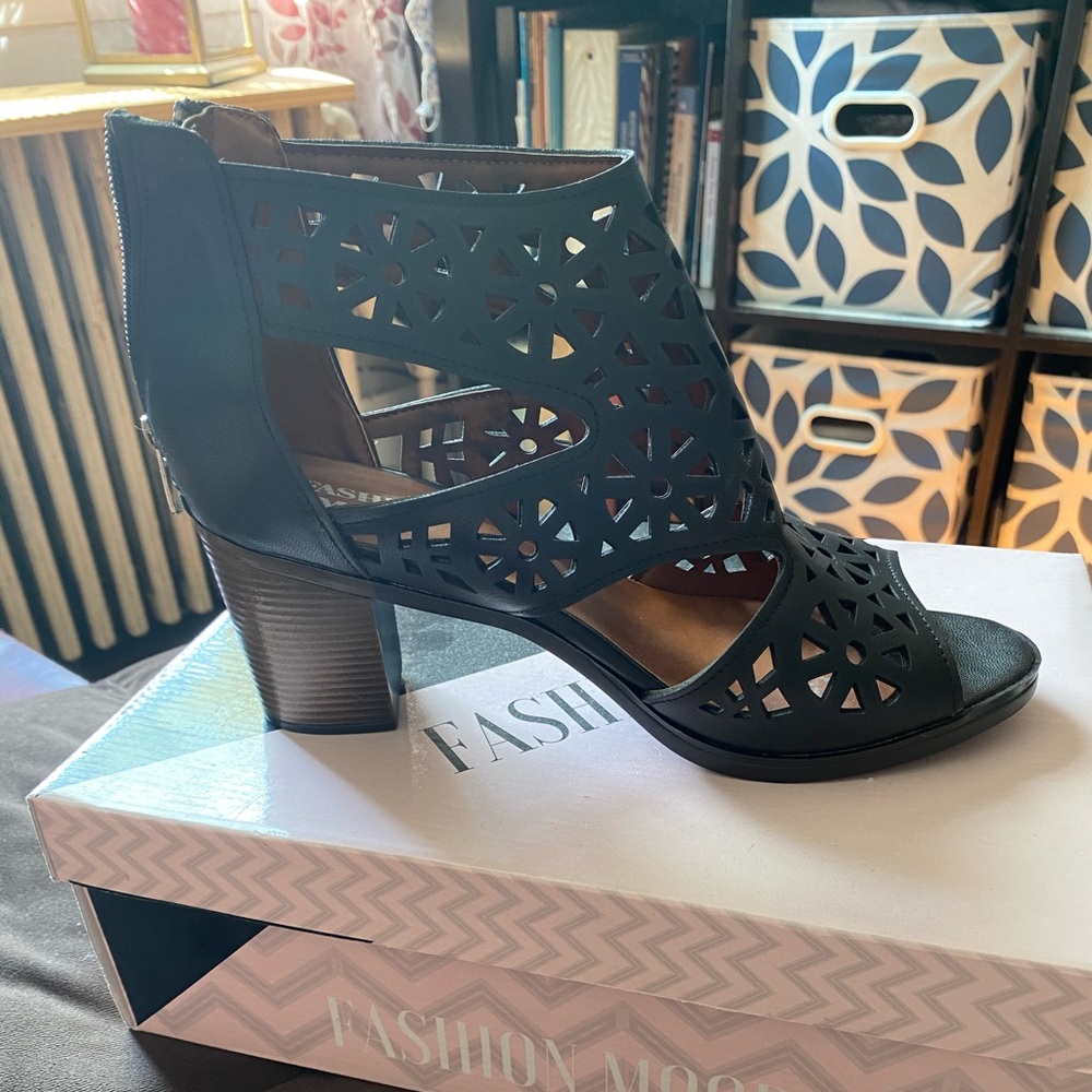 Black Shoe